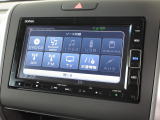 ナビゲーションは純正メモリーナビ(VXM-214VFi)を装着しております。AM、FM、CD、DVD再生、Bluetooth、音楽録音再生、フルセグTVがご使用いただけます。