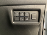 各種機能の切替スイッチは運転席パネル下に集約されています。任意で切り替え可能なため状況に合わせてお使いください。