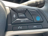 プロパイロット搭載。高速道路でドライバーに代わってアクセル、ブレーキ、ステアリングを自動制御します。