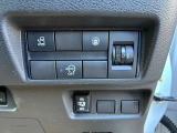 運転席右側に各種スイッチがあります!
