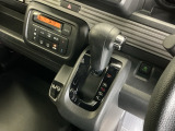 発進時から滑らかに加速する無段階変速のCVTはストップ&ゴーの多い街の中も快適です