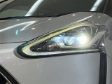 LEDヘッドライトです。デザイン性がよくとても明るいので、夜間の走行や悪天候でも安心です。しかも長寿命!