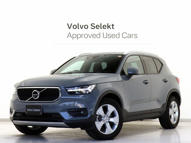 XC40 B4 AWD モメンタム 4WD 