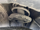 お車を安心してお乗りいただく為には、足回りの定期点検が欠かせません。サービスサポート(有償保証)では無料点検もご提供しており、安心のカーライフをお過ごしいただけるサポート体制が整っています。