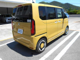 後ろのドアは、両側とも電動スライドドアとなっています♪