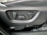 電動パワーシートが装備されています。細かな調整ができるので思い通りのシートポジションを設定できます。