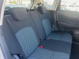 コンパクトカーですが、セカンドシートは十分な広さがあり快適にお乗りいただけます♪シートを倒して大きな荷物を積んだりと、用途の幅が広い1台です。