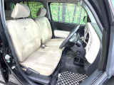 運転席シート廻りは使用感も少なく、良好な状態となっています。丁寧に使われていたことがよくわかりますね。