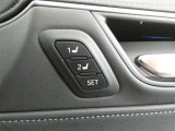 運転席のシートポジションを記憶・再現できるメモリー機能を搭載しています。