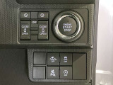 両側パワースライドドア付きだから、狭い駐車スペースなどでの 乗り降りラクラク!小さなお子さまのいるご家庭には嬉しい装備。