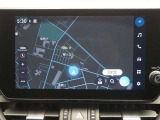 ディスプレイオーディオ(コネクティッドナビ対応)PLUS搭載。T-Connectご契約で2030年1月まで無償で利用できるナビ(期限到来後は有償)と、解約後も利用できる車載ナビが搭載されています。