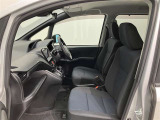 【運転席・助手席シート】いたみ、汚れなどは少なく、全体的に良好な状態です。