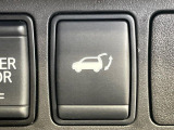 【パワーバックドア】スマートキーや運転席のボタンを押すだけでリアゲートが自動で開閉します!荷物を持っている時や、高い位置にあるバックドアを閉める際に便利な機能です♪