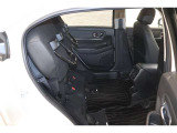 HONDA独自の機構!リアシートはチップアップ(跳ね上げ)することにより背の高い荷物も楽々積み込みすることが可能!!より空間を有効にするためにも大変便利なシートアレンジになります!!