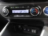 車内の温度管理に便利なオートエアコン☆