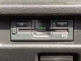 ETCももちろん搭載。いちいち料金所で停車する必要なんて当然ないです。スムーズにストレスなくドライブをお楽しみください。(※支払総額にセットアップ費用は含まれておりません。)