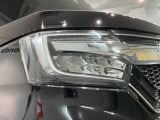 LEDヘッドライトは、点灯の瞬間から最大光量を発揮し、突然暗くなるトンネルなどでの安定感を高めます。