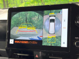 【パノラミックビューモニター】専用のカメラにより、上から見下ろしたような視点で360度クルマの周囲を確認することができます☆死角部分も確認しやすく、狭い場所での切り返しや駐車もスムーズに行えます。