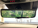 【デジタルインナーミラー】後席の大きな荷物や同乗者で後方が確認しづらい時でも安心!カメラが撮影した車両後方の映像をルームミラー内に表示。クリアな視界で状況の確認が可能です!