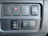 両側が電動スライドドアで、左右どちらからでも乗り降りOK。