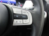 高速道路や長距離ドライブ時にアクセル操作をしなくても速度を一定に保ってくれる「クルーズコントロール」。