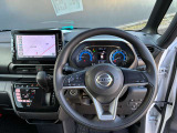 ハンドルには各種スイッチがありますが、運転中でも操作がしやすくなっております。