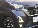 LEDヘッドランプで夜間走行も安心安全です。