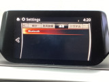 Bluetoothに接続することで、スマートフォンに入っている音楽アプリを車内で楽しめたり、通話が出来ます♪