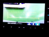 バックカメラの画像です。ガイドラインがスムースな車庫入れをサポートいたします。車庫入れの安心感がアップしますね。