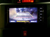車庫入れなどでバックする際に後方確認ができて便利です。車庫入れ苦手な人もこれで安心!!