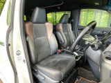 運転席シート廻りは使用感も少なく、良好な状態となっています。丁寧に使われていたことがよくわかりますね。
