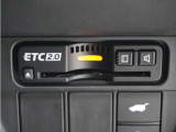 ◆ETC2.0装着◆進化したドライブ体験。料金収受システムだけだったETCが生まれ変わって、高速道路を賢く使うETC2.0に進化しました。多彩な情報サービスが便利で快適なドライブ体験を提供します。