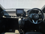 シンプルながらデザイン性のあるインパネで、毎日の運転が楽しくなります。
