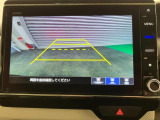 【バックモニター】ガイドライン表示機能付きバックカメラ装着車です。バックでの駐車時など後方の安全確認ができて安心安全です♪