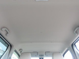 天井の状態も良好です。タバコを吸っていた車は、天井の色が変色してしまっているものもあります。中古車探しの際は、天井の状態も重要なポイントですよ!