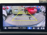 車庫入れ時に安心のバックカメラがついています。