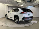リヤ、後ろから見るとまた車の印象が変わってきますね☆☆