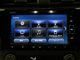 【純正ナビゲーション】使いやすいナビ操作にオーディオ機能も充実!Bluetooth接続で運転中のハンズフリー電話や好みの音楽を車内に流す事が出来ます。ラインナップや車種に応じて豊富な機能が使用可能♪