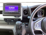 【eコンスイッチ】低燃費運転をサポートするECONモード。スイッチをONすると、エンジンやトランスミッション、A/Cなどを協調制御し、燃費の向上に貢献。エコドライブの効果を高めます。