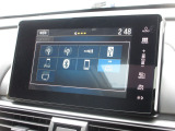 ナビゲーションは純正8インチメモリーナビが装着されております。AM、FM、フルセグTV、Bluetoothがご使用いただけます。初めて訪れた場所でも道に迷わず安心ですね!