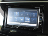 ナビゲーションは純正メモリーナビ(VXM-194VFi)を装着しております。AM、FM、CD、DVD再生、Bluetooth、フルセグTVがご使用いただけます。初めて訪れた場所でも安心ですね!