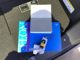 取扱説明書やメンテナンスノートもそろっています。スマートキーは荷物を持っている時でも、キーを取り出さずドアの施錠・開錠ができます。