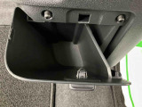 3.「認定中古車カルテ」は、走行距離や修復歴に加えてキズ・凹みの有無・状態や消耗品の交換、過去の整備状況がわかります。