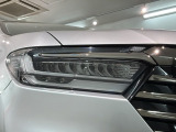 LEDヘッドライトは、点灯の瞬間から最大光量を発揮し、突然暗くなるトンネルなどでの安定感を高めます。