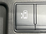 【パワースライドドア】スマートキーや運転席のスイッチでスライドドアの開閉が可能♪電動だから力を入れてドアを開ける必要が無く、小さいお子様でも、重い荷物を持っている時もラクに開け閉めできます♪