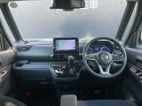 ブラックを基調とした上質な車内インテリアです!