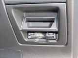 高速道路や有料道路の必需品のETCも装着されています。カードを入れるだけで、料金所をノンストップ&キャッシュレスで通過出来ます。長距離井戸の際にも役立ちます★☆★☆