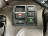 パーキングブレーキはスマートな電子制御式と合わせて渋滞時等にブレーキペダルから足を離しても停車状態を保持してくれるオートブレーキホールド機能で運転が楽になります。スタートはアクセルペダルを踏むだけ