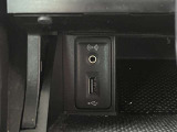 接続可能なAUX、USB端子付き!