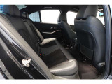 リアシートも広々とご利用頂けます。お車詳細や展示状況はフリーダイヤル(0078-6002-498412)またはBPS城東鶴見06-6933-6600迄お気軽にお問合せ下さい。